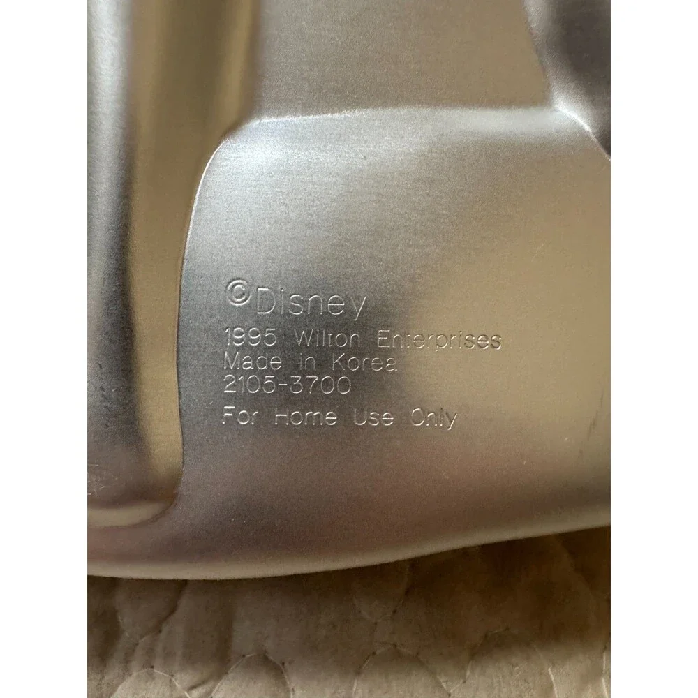 Lot of 5 Vintage Wilton Aluminum Character Cake Pans 1990 Disney Pooh Pocahontas